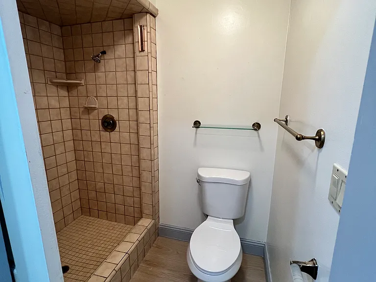 4117 Abbott Dr — Photo 9
