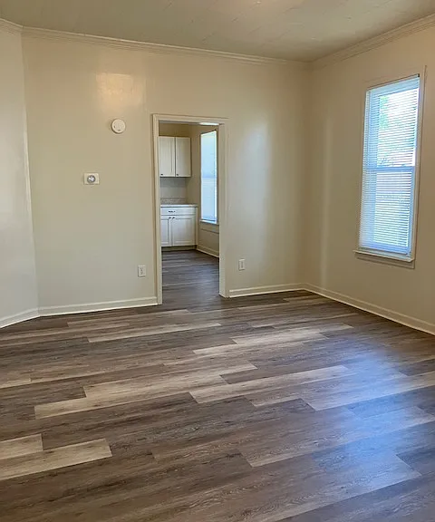 915 W Macqueen Ave — Photo 3