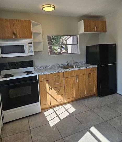 1st image of 3710 E Flora St #B