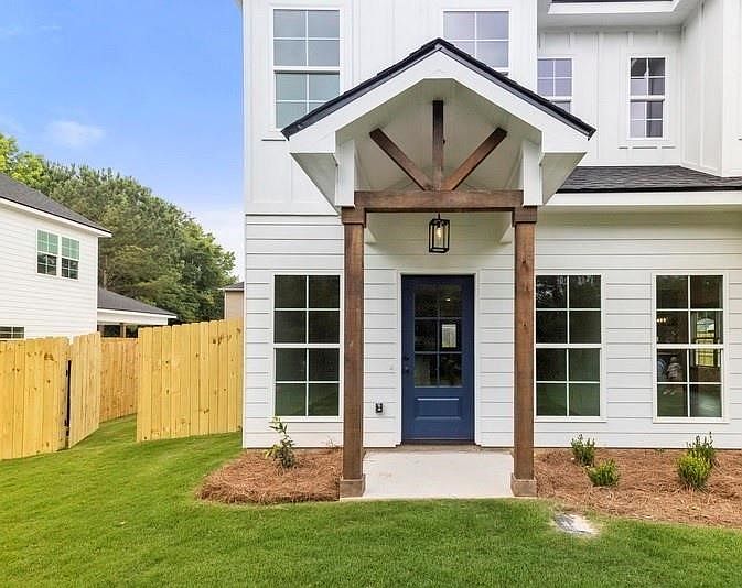 1st image of 105 Cove Creek Dr