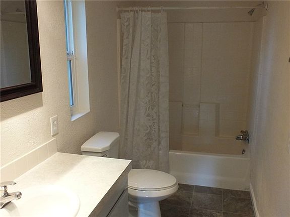 5th image of 19115 23rd St S