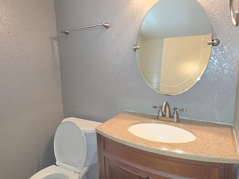 2nd Bathroom