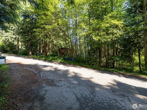 2868 Cedar Avenue, Lummi Island, WA 98262