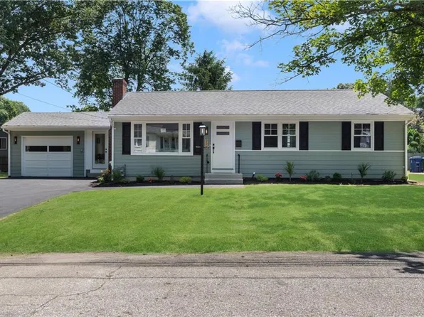 228 Alvin St, Warwick, RI 02886