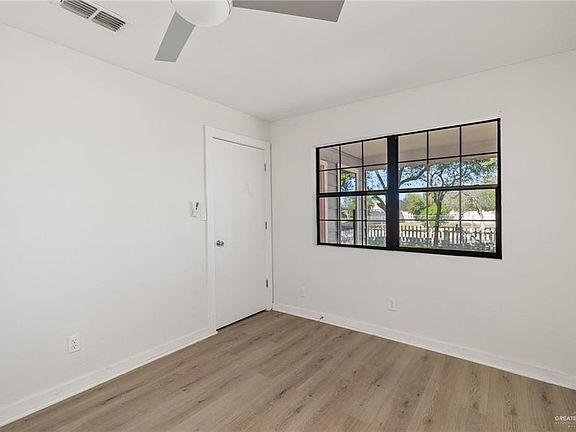 5th image of 311 W 1st St
