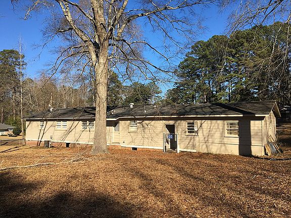 Back view of house and yard