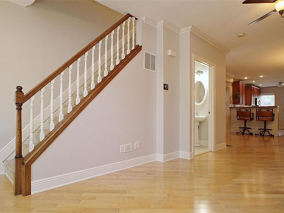4th image of 2916 S Compton Ave #2916