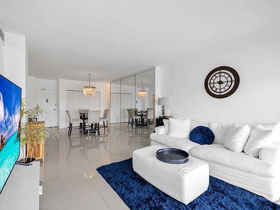 3rd image of 500 Bayview Dr APT 2119