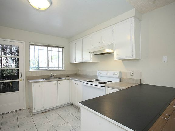 4th image of 498 Owlswood Way