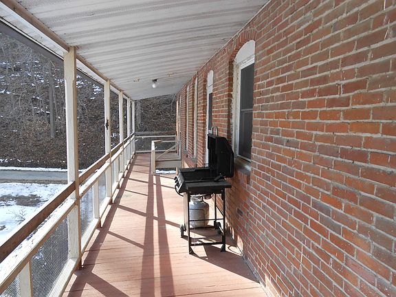 4th image of 13229 Main St