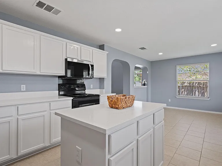12629 James Polk St — Photo 7