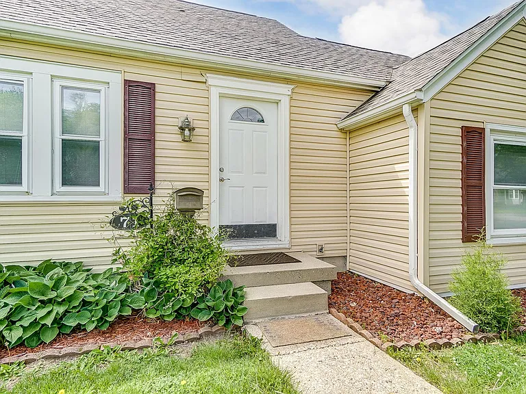 71 Lucas Dr — Photo 9