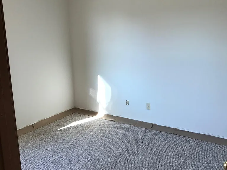 110 Phillips Ct — Photo 6