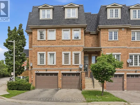 435 Hensall Cir #223, Mississauga, ON L5A 4P1