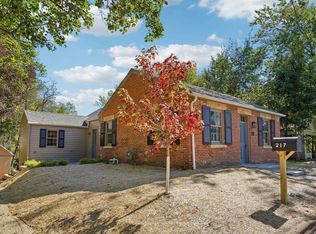 217 N Chestnut St, Mineral Point, WI 53565