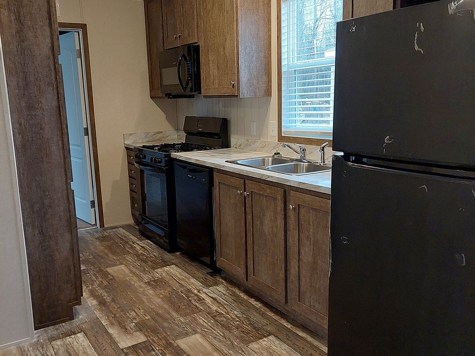 1st image of 150 Birch Ct #150