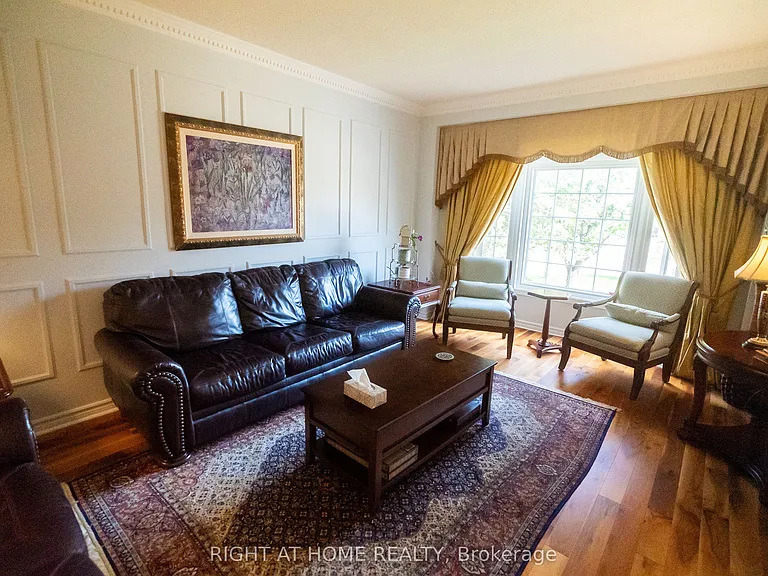 2427 Erin Centre Blvd — Photo 3