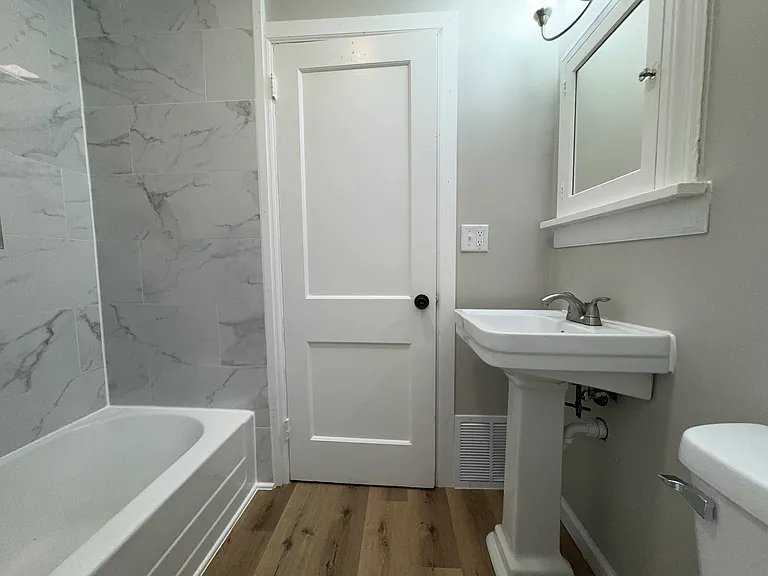 1619 Evergreen St — Photo 9