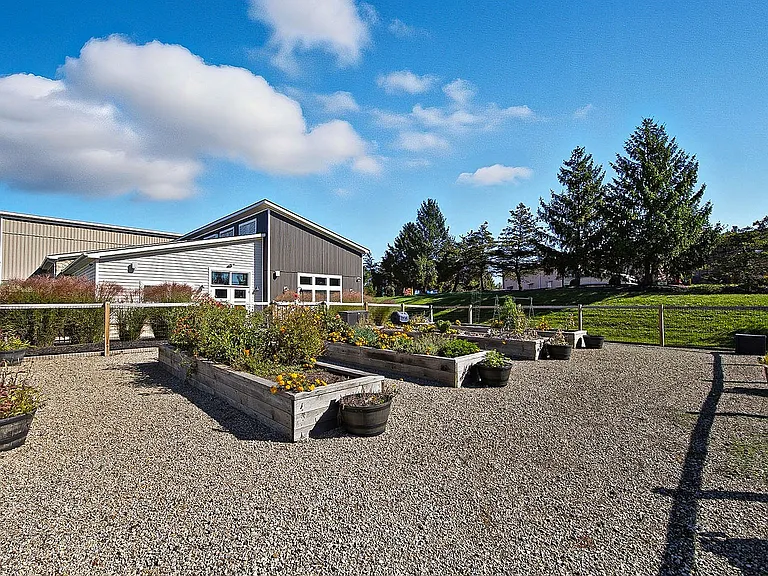 Burr Oak Commons — Photo 12