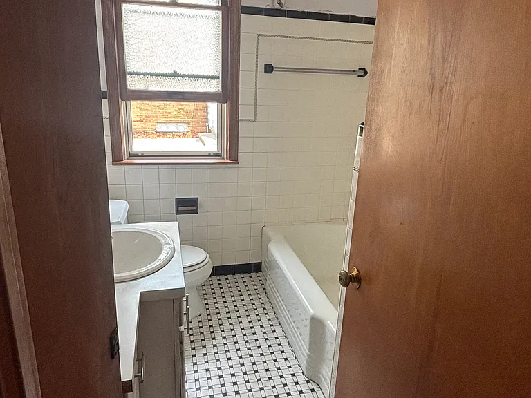 4329 S 47th St #1 — Photo 8
