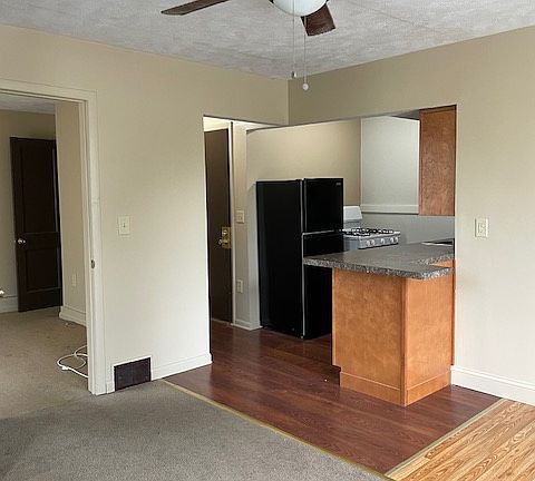 3rd image of 720 High St APT 2