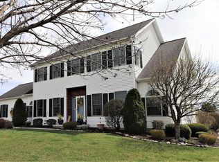 14 Barrington Rd, Horseheads, NY 14845