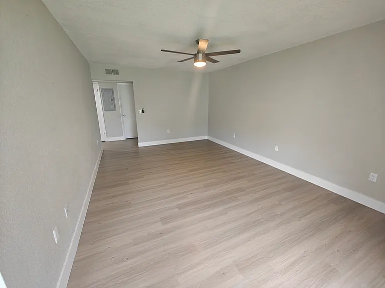 4405 S Semoran Blvd #7 — Photo 17