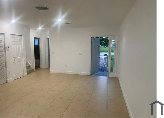 3rd image of 652 NW 5th St