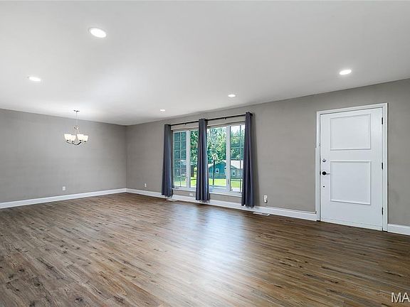 3rd image of 10500 Green Slope Dr