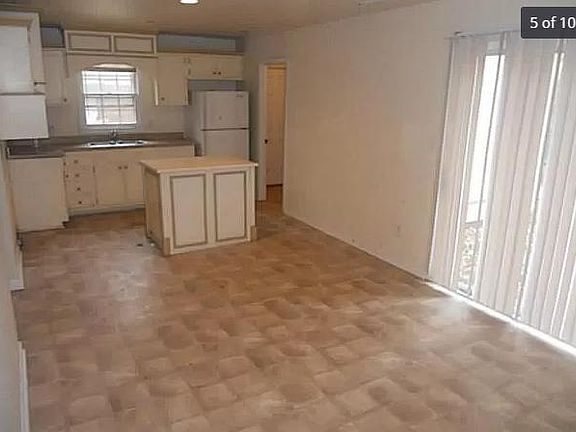 3rd image of 6429 Bridlewood Ln