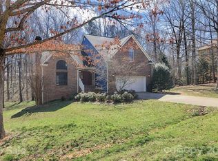665 Millswood Dr, Mooresville, NC 28115