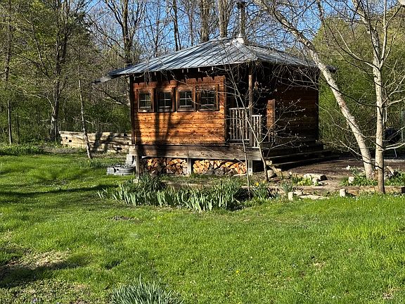 3rd image of 45 Hunns Lake Rd