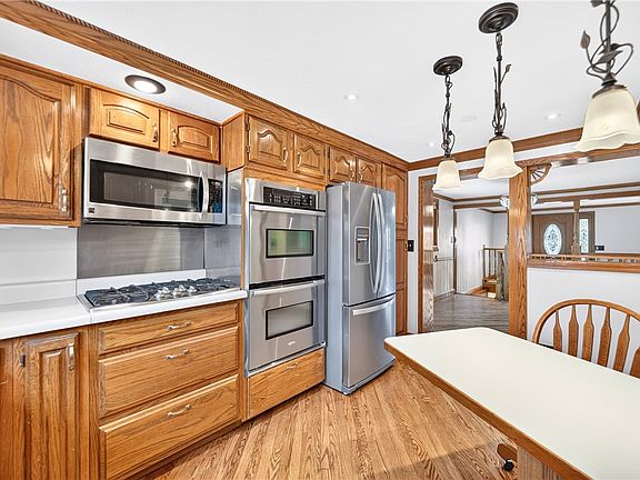 5th image of 218 Millport Rd