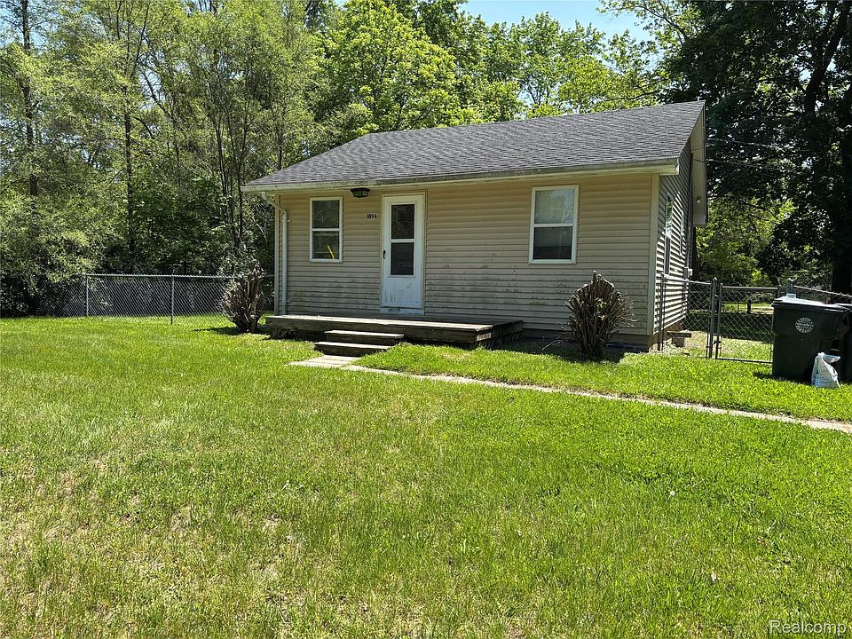 1st image of 1096 Bayfield St