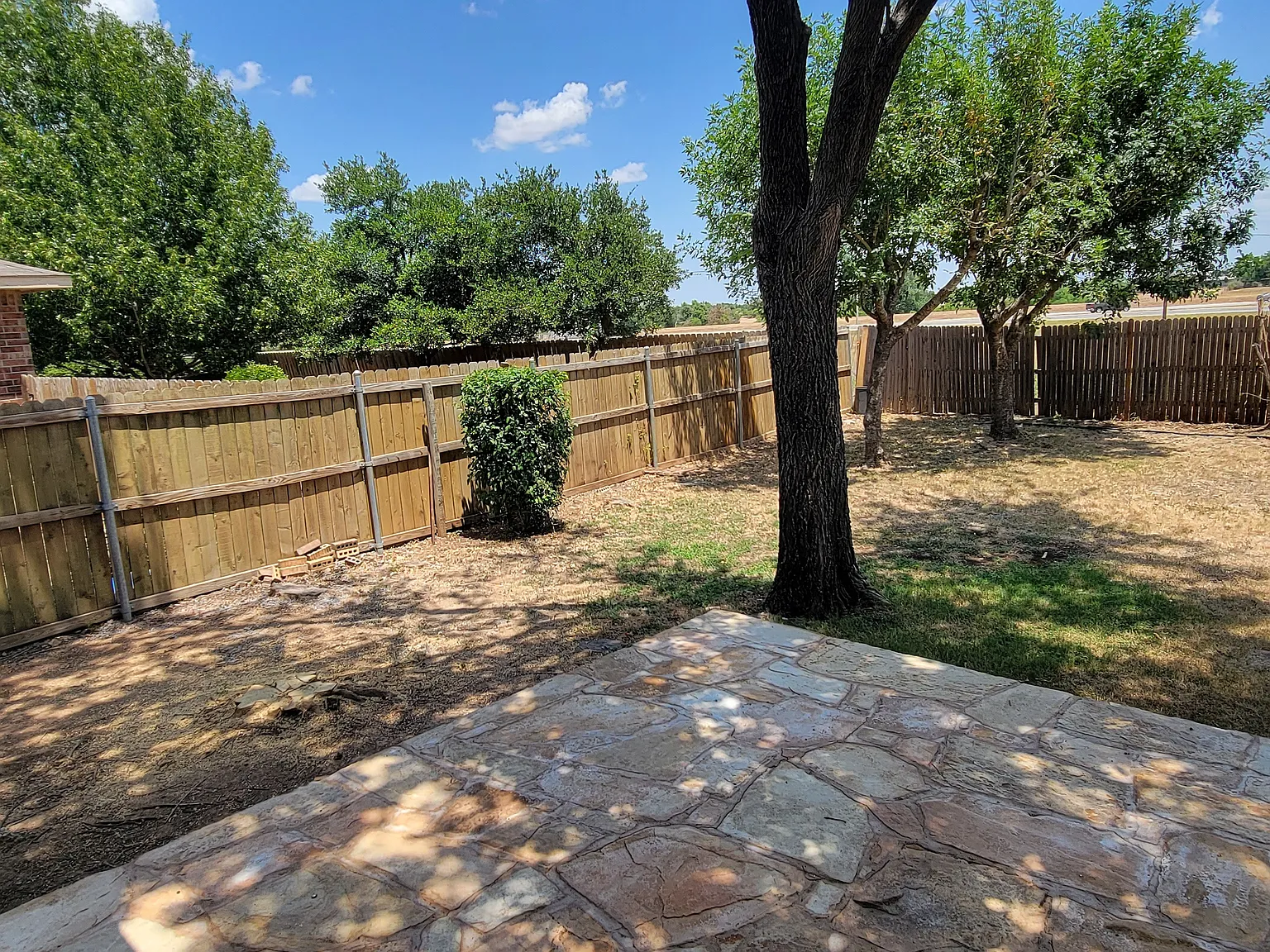 3 bed, 1468 sqft, $1,900 — Photo 2