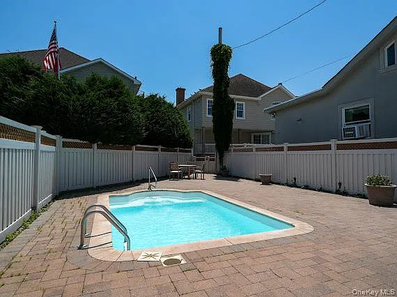 3 Pennsylvania Ct — Photo 43
