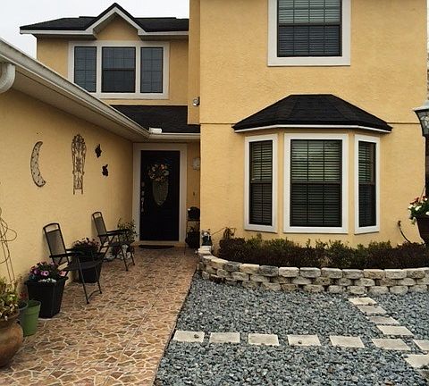 2nd image of 208 Sandalwood Dr