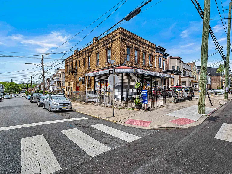 245 Liberty Ave #2R — Photo 7