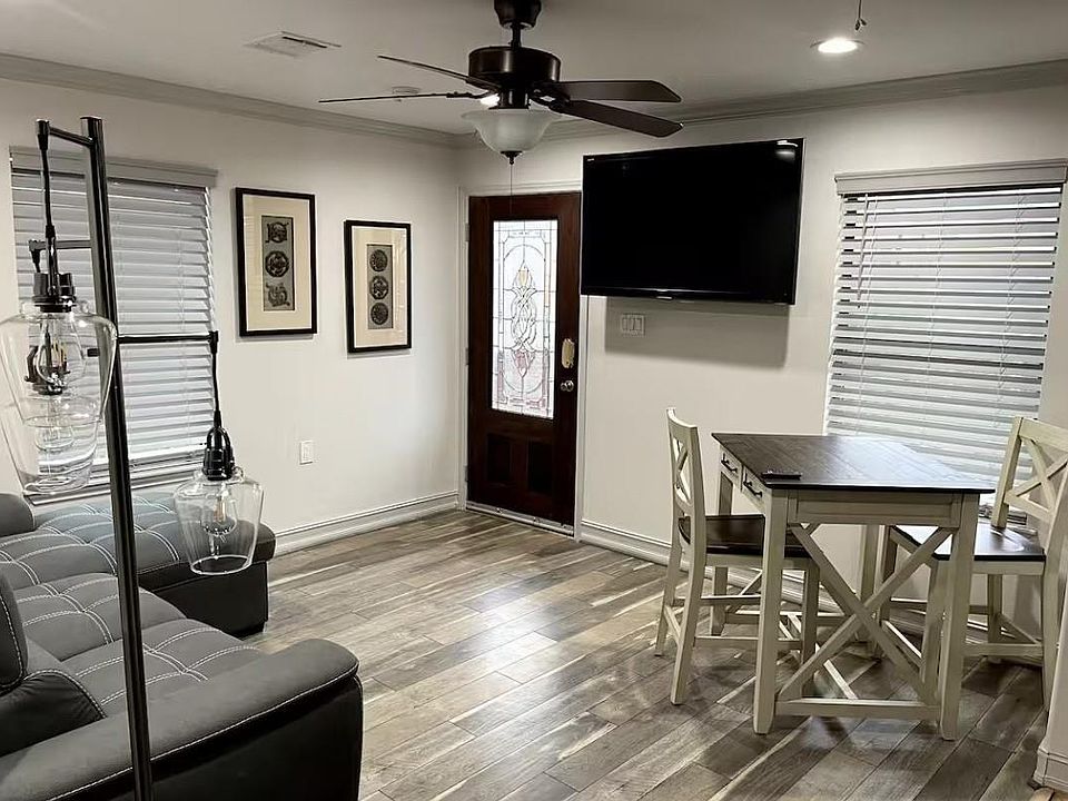 1st image of 2809 Tooke St #4