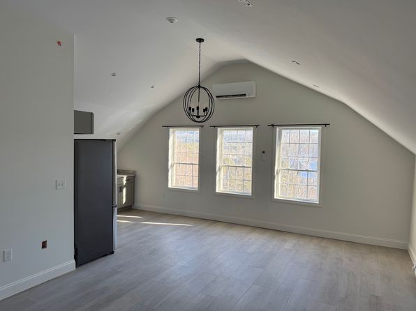 2 W Main St #2