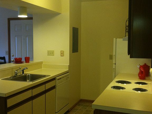 4th image of 2229 Windward Ln APT 103