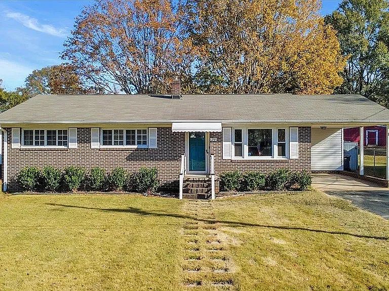 1st image of 29 Lynhurst Dr