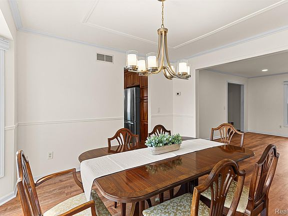 5th image of 800 Ravine Terrace Dr