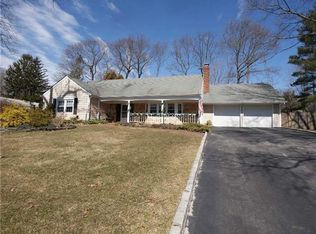 17 Saddler Ln, Stony Brook, NY 11790
