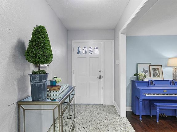 4th image of 8905 Forest Cliff Dr