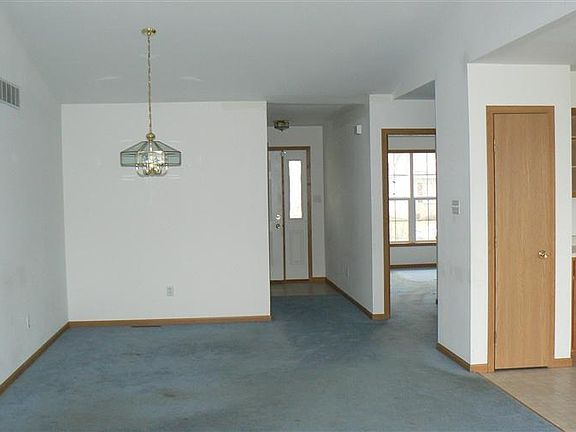 3rd image of 8635 Harrison St