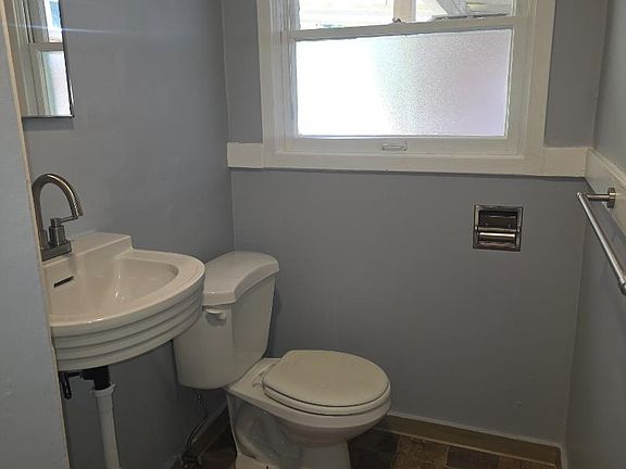 5th image of 1021 SW 10th St #103