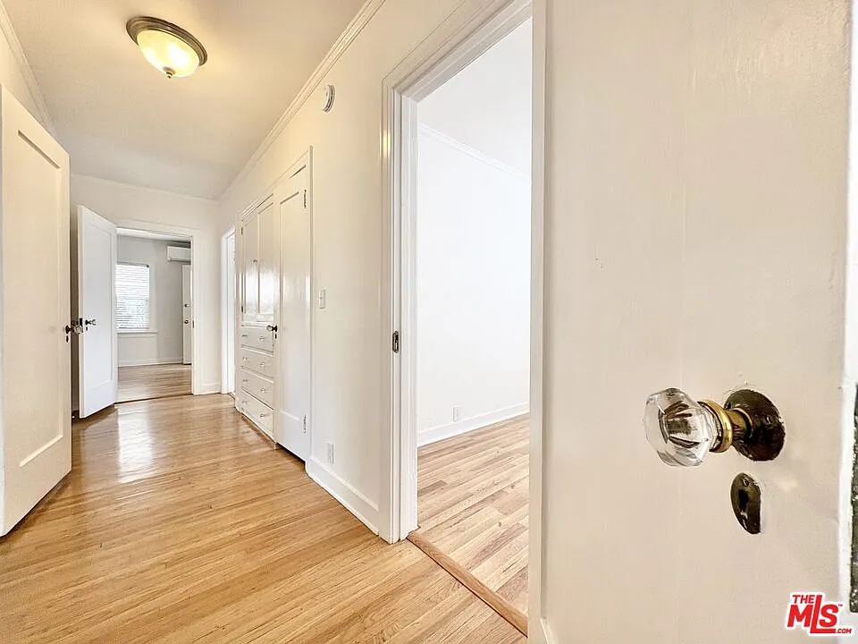 2 bed, 1.0 bath, 1500 sqft, $4,025 — Photo 4