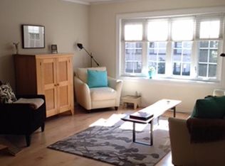 909 Greenwood St APT 2C, Evanston, IL 60201