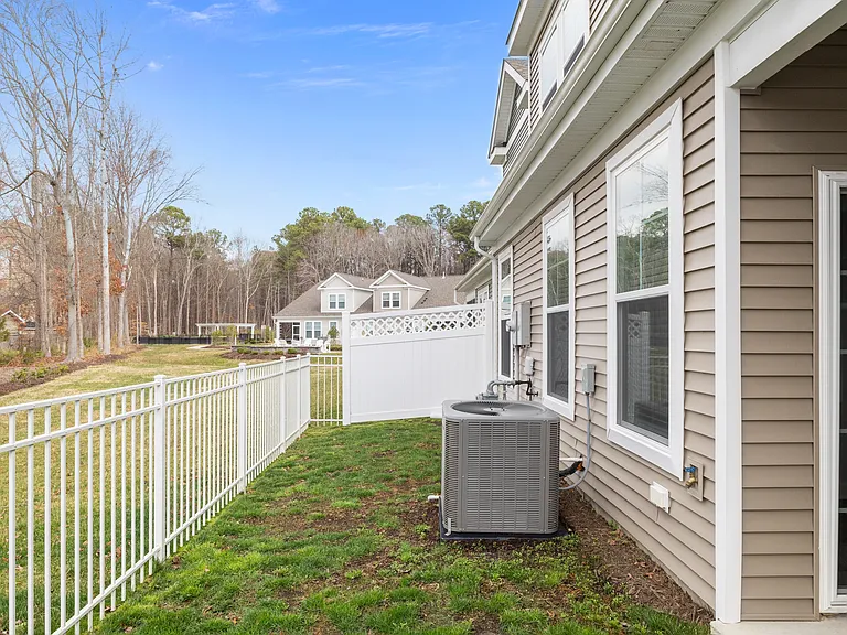 4260 Longleaf Pl — Photo 38